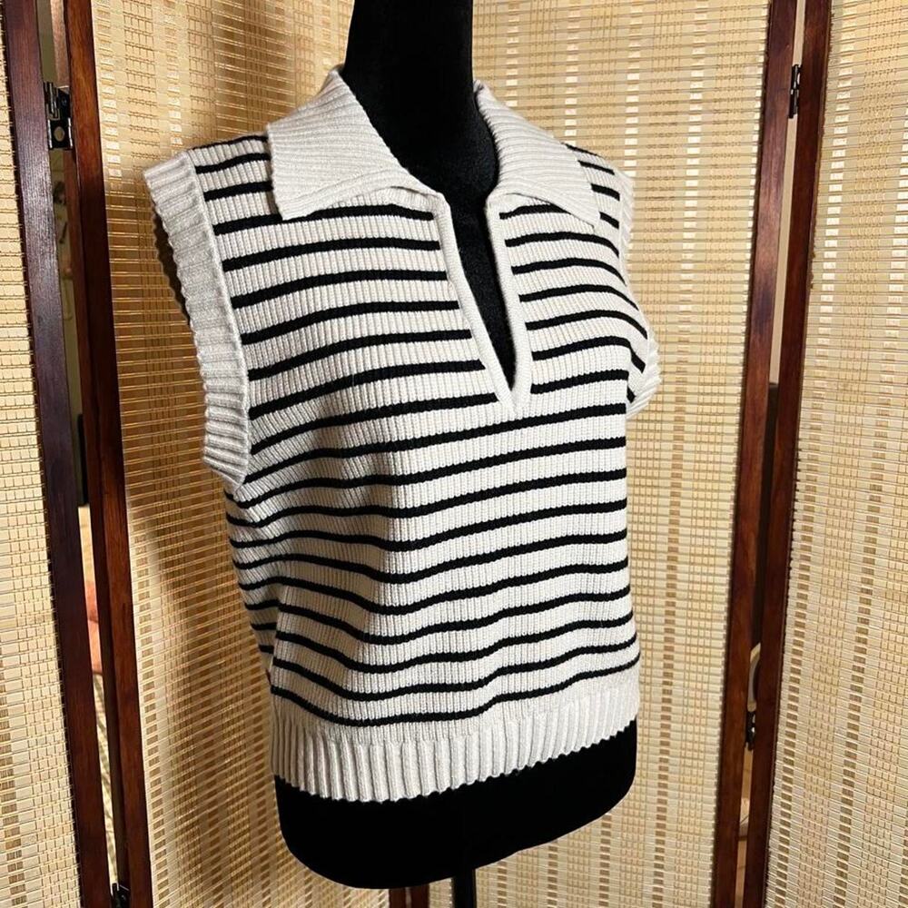Sincerely Jules Black & White Striped V-Neck Ribbed Sweater Vest S